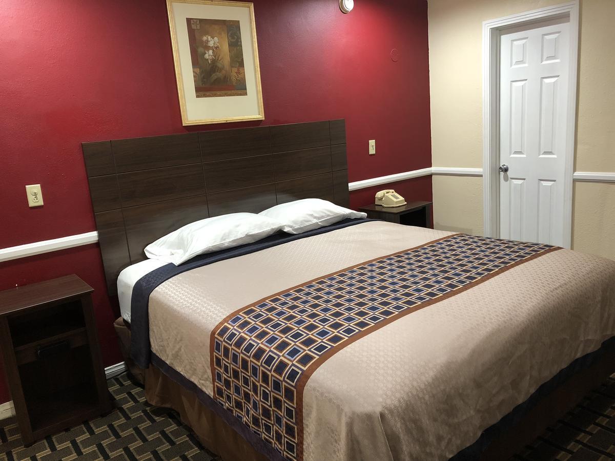 Whittier Travel Inn Екстер'єр фото
