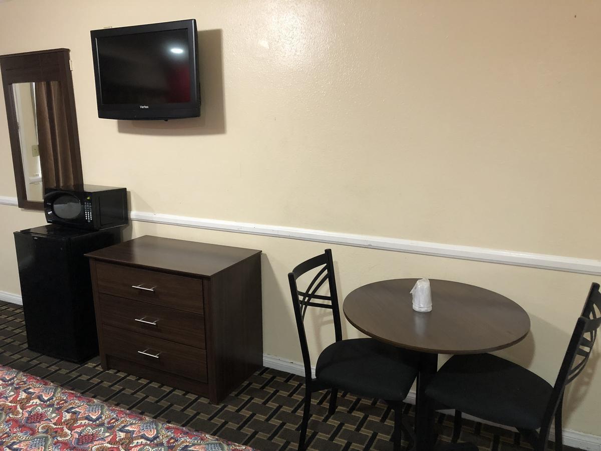 Whittier Travel Inn Екстер'єр фото