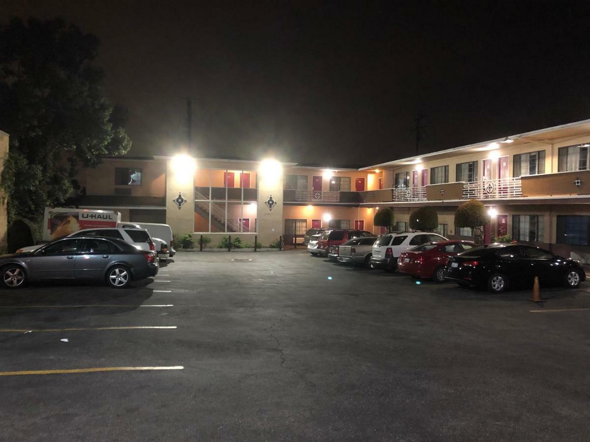 Whittier Travel Inn Екстер'єр фото